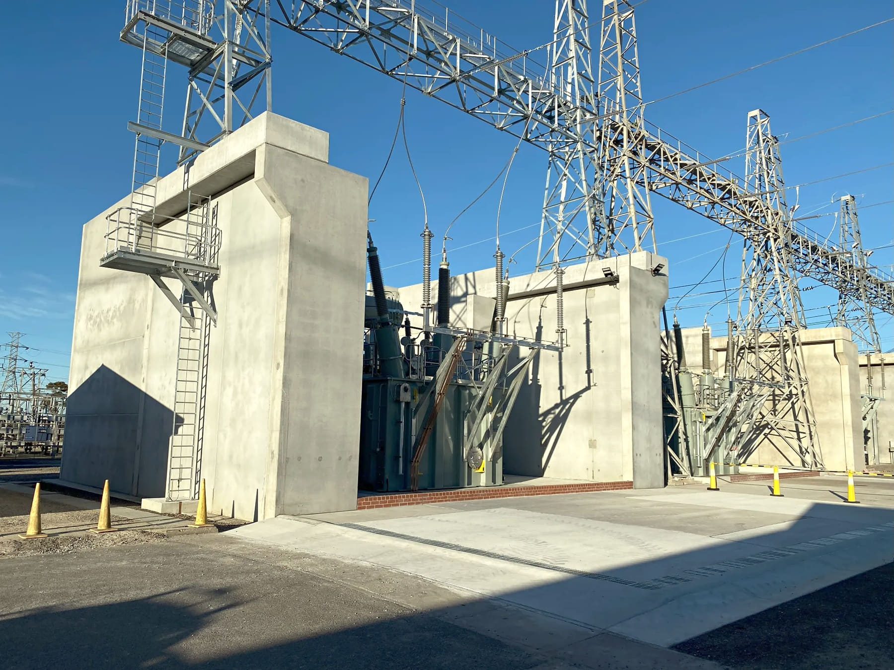 Substation equipment installation, Keilor Terminal Station